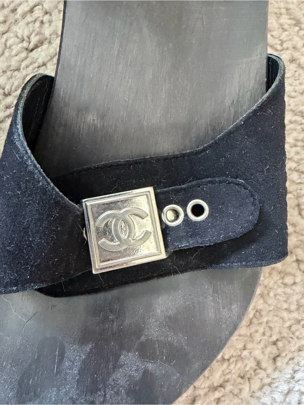 VTG Chanel suede/wood sandals